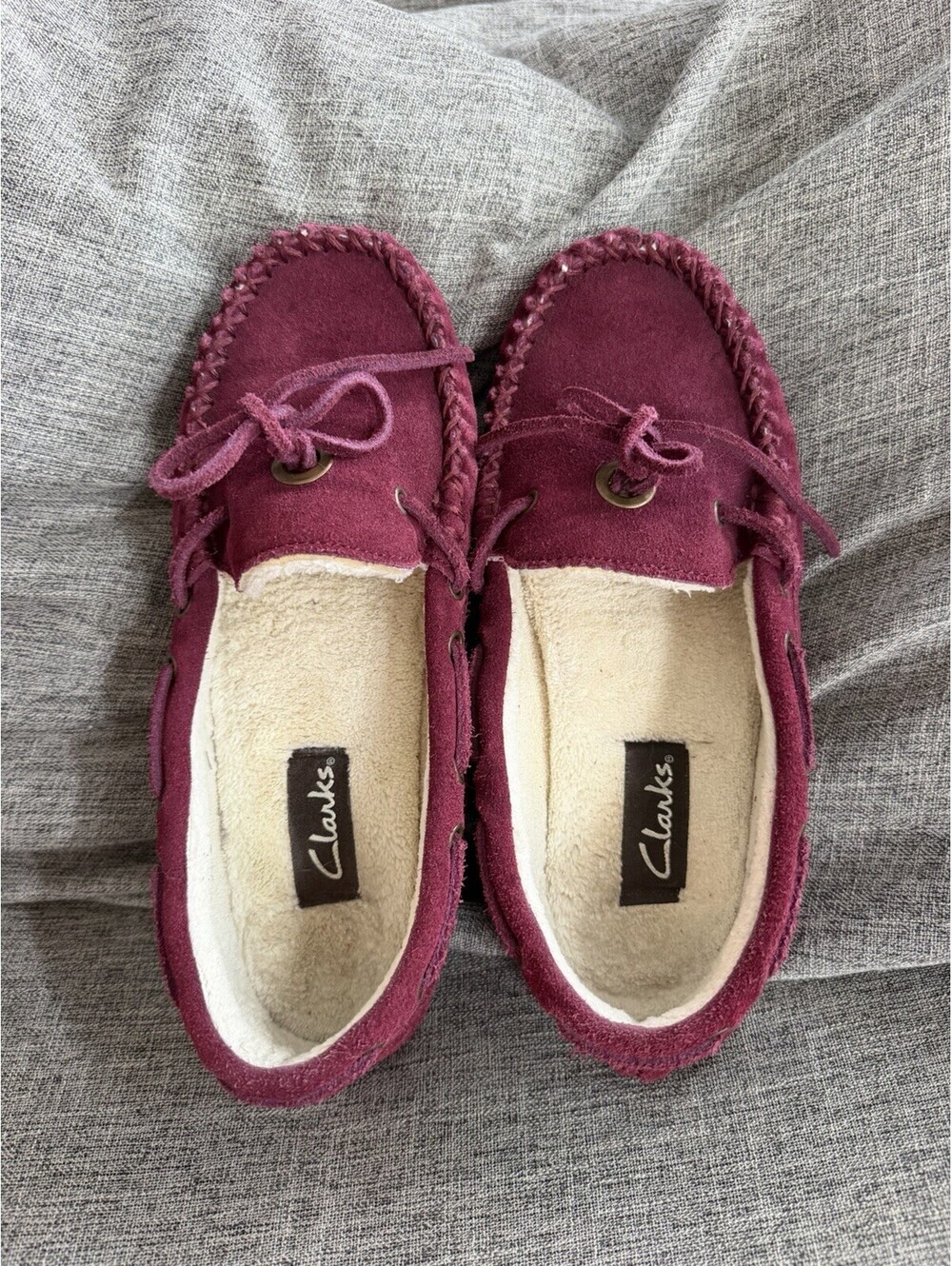 Clarks Burgundy Suede Moccasin Slippers Womens 9 Leather Upper 809789